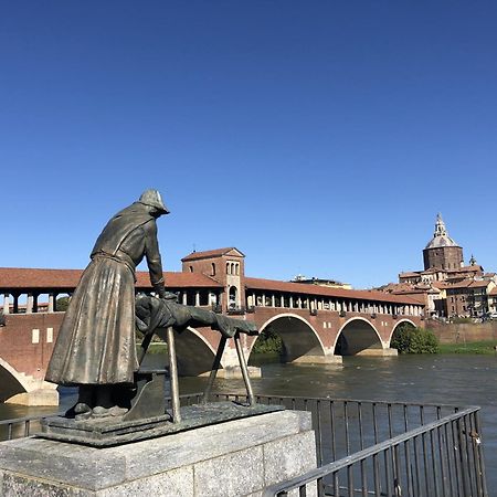 L' Appartamento Del Borgo - Parcheggio Riservato Pavia Buitenkant foto