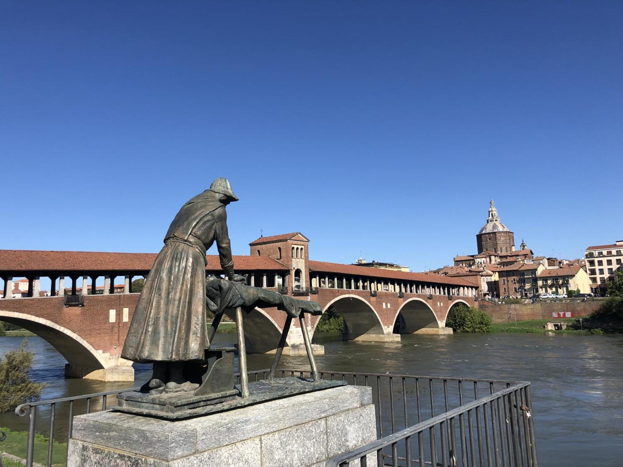 L' Appartamento Del Borgo - Parcheggio Riservato Pavia Buitenkant foto