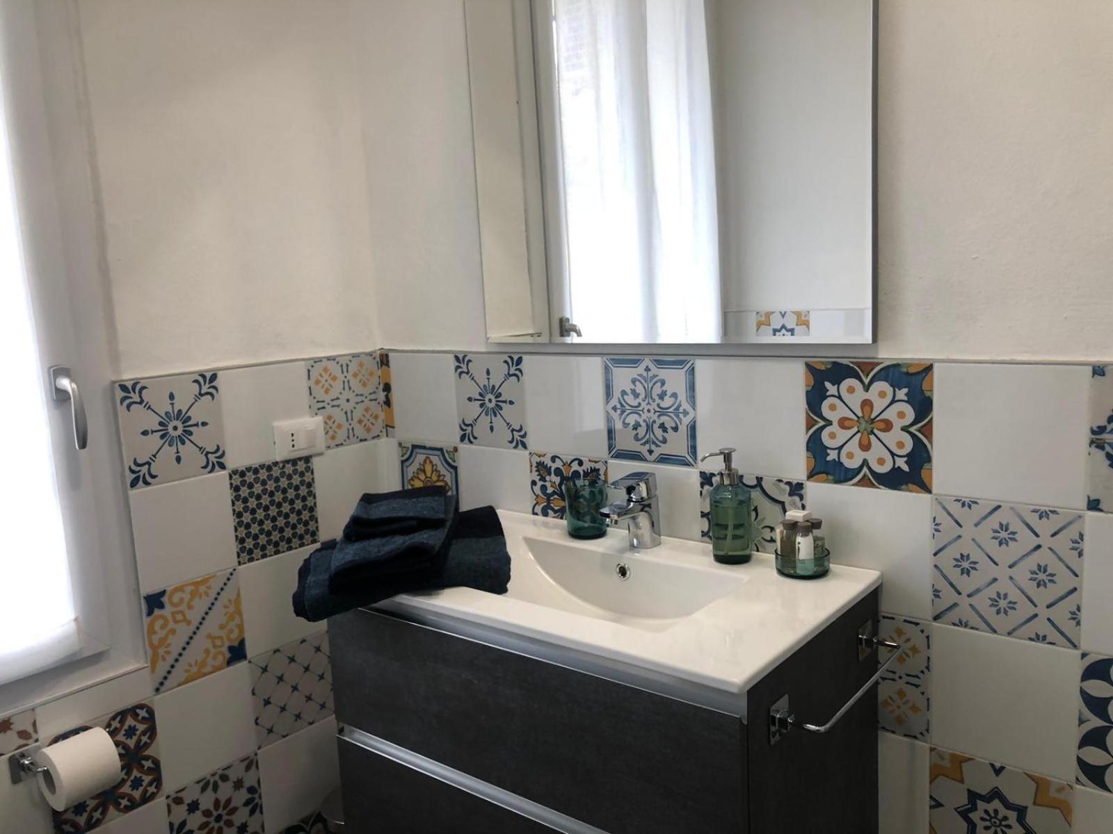 L' Appartamento Del Borgo - Parcheggio Riservato Pavia Buitenkant foto